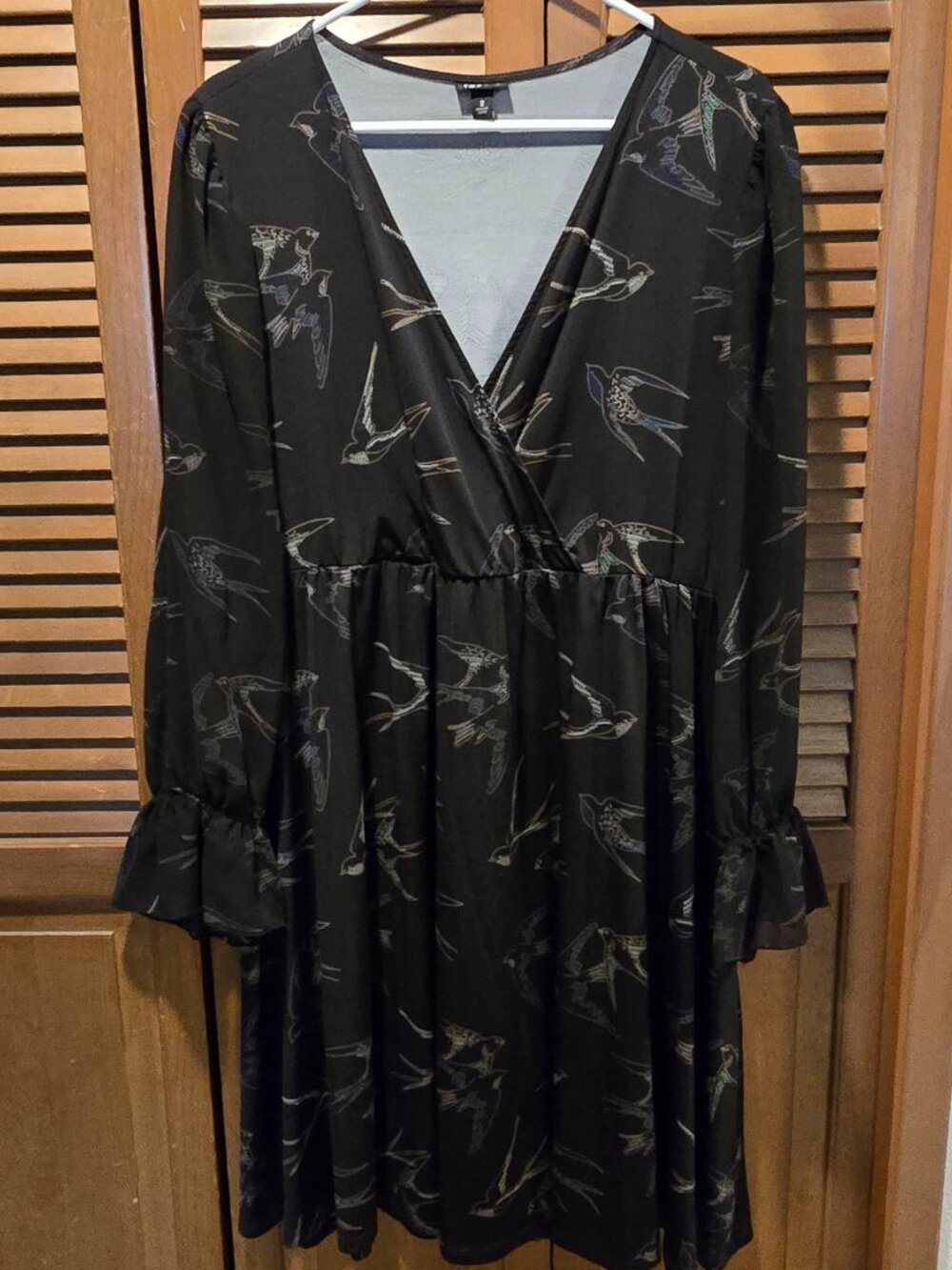 Torrid Swallow Print Studio Knit Faux Wrap Dress Chiffon Sleeve - Plus - Picture 5 of 11
